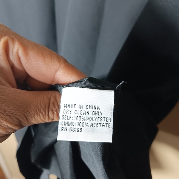 Donna Morgan Vintage black cocktail dress. Best fit size small to medium. - Picture 6 of 6